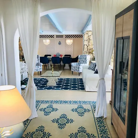 Adel Villa San Teodoro (Sardinia)