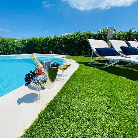 Adel Villa *