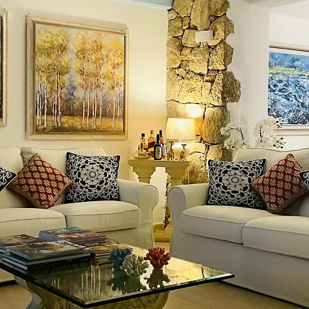 Villa Adel *